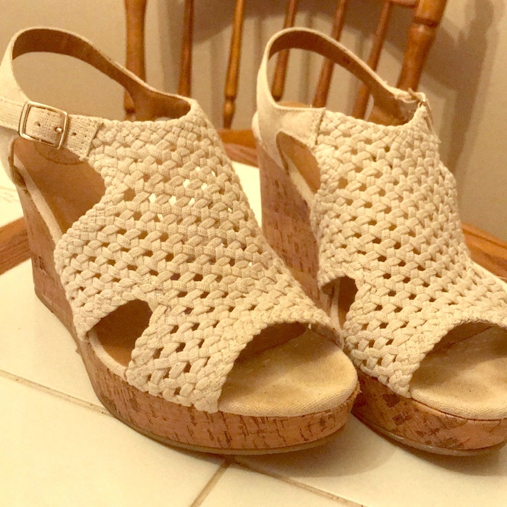 SANDAL WEDGES